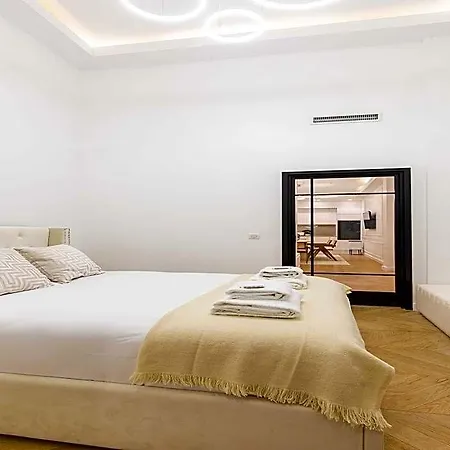 Chic House - 3br8p - Ternesarc De Triomphe 4*
